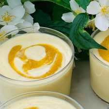 Fruktyoghurt med mango och vanilj