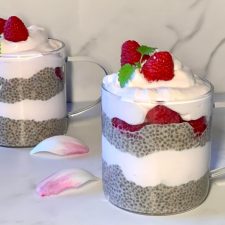 Proteinrik chiapudding med hallon