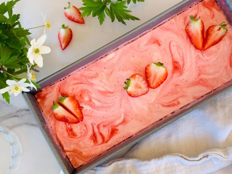 Cover for jordgubbsglass med vaniljsmak