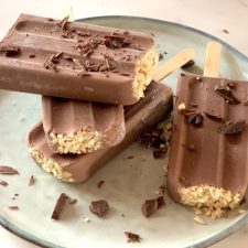 Chokladglassar med cashewnötter