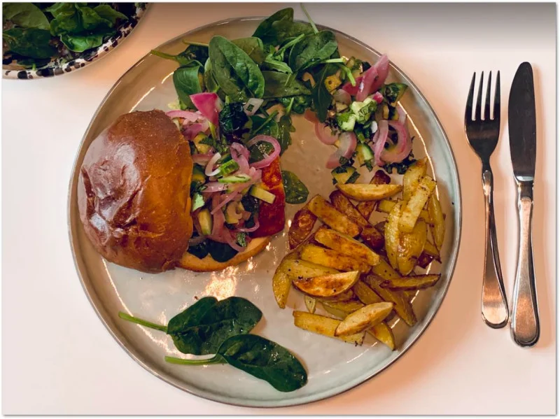 Fardig vegetarisk hamburgare