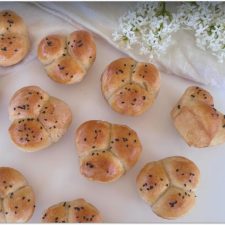 Saftigt bröd bakat i muffinsplåt