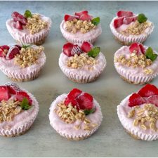 Frozen yogurt cups